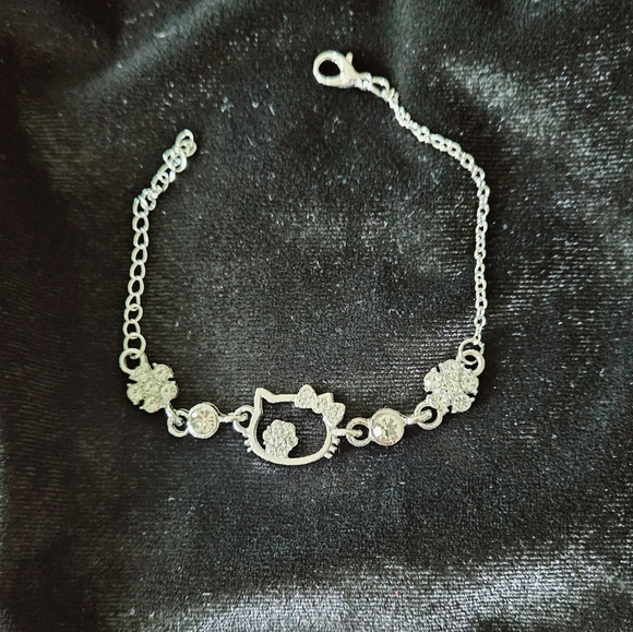 ⚡️Last Chance⚡️Hello Kitty Silver Sparkle Bracelet - Picture 2 of 3